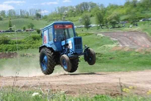 tractor_races.jpg